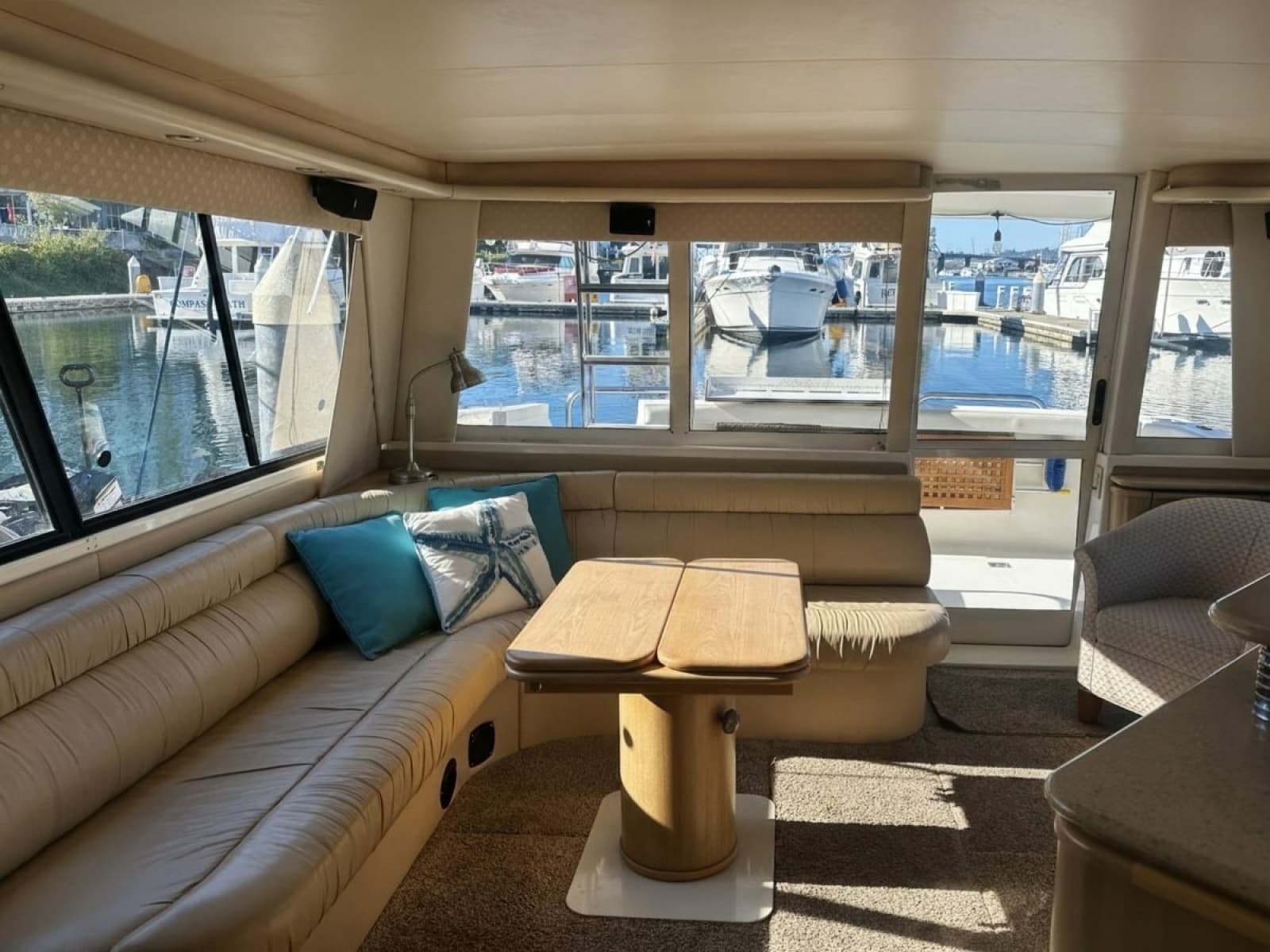 2001 Bayliner 4788 Pilothouse - Photo 2