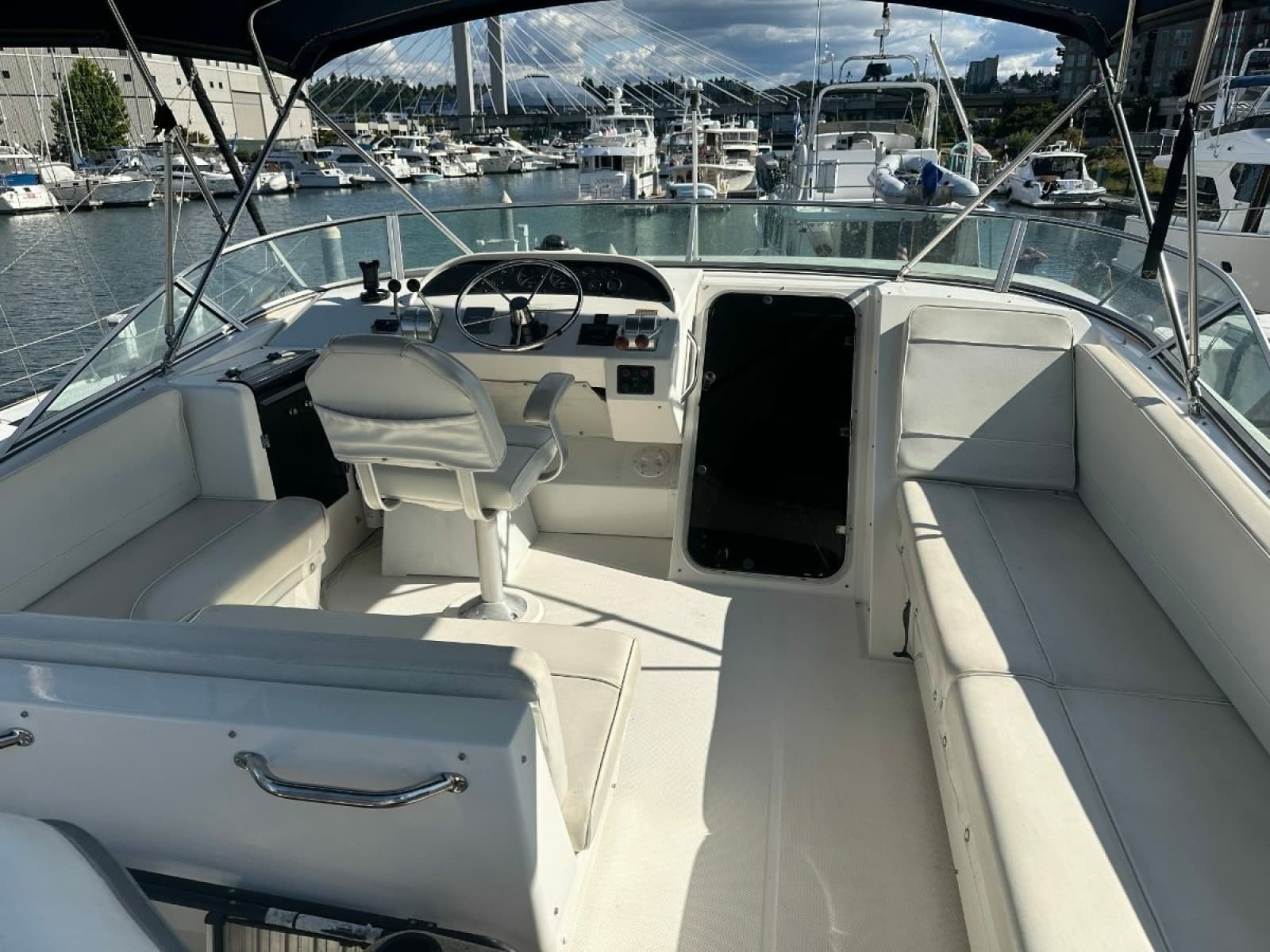 2001 Bayliner 4788 Pilothouse - Photo 15