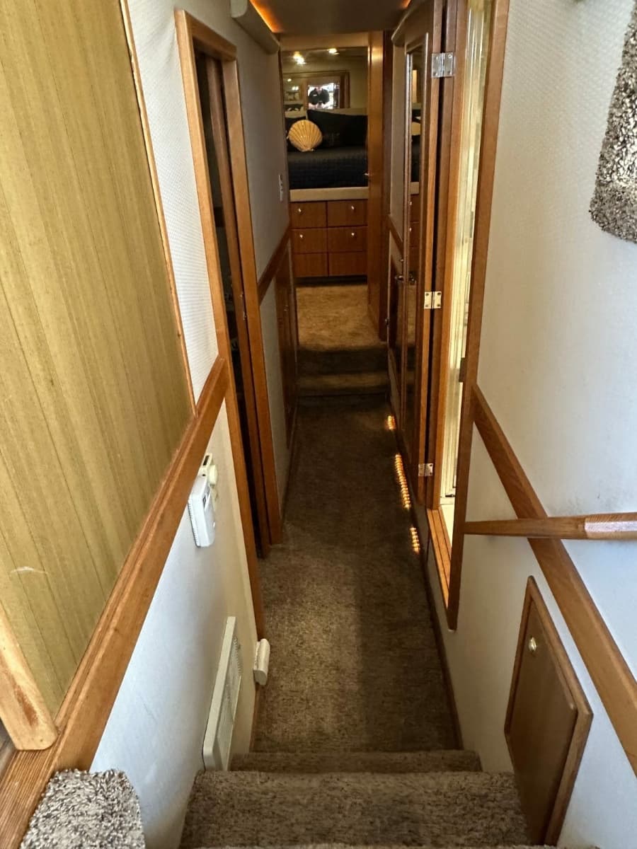 2001 Bayliner 4788 Pilothouse - Photo 12