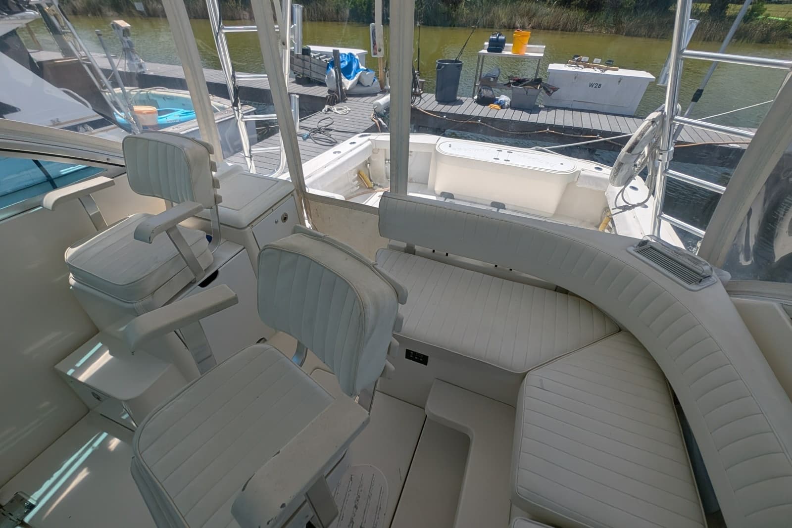 2005 Rampage 38 Express - Photo 17