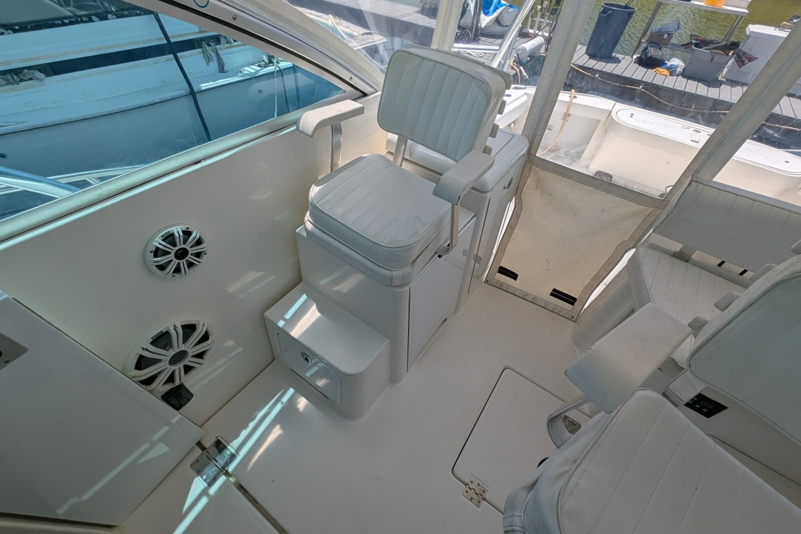2005 Rampage 38 Express - Photo 18