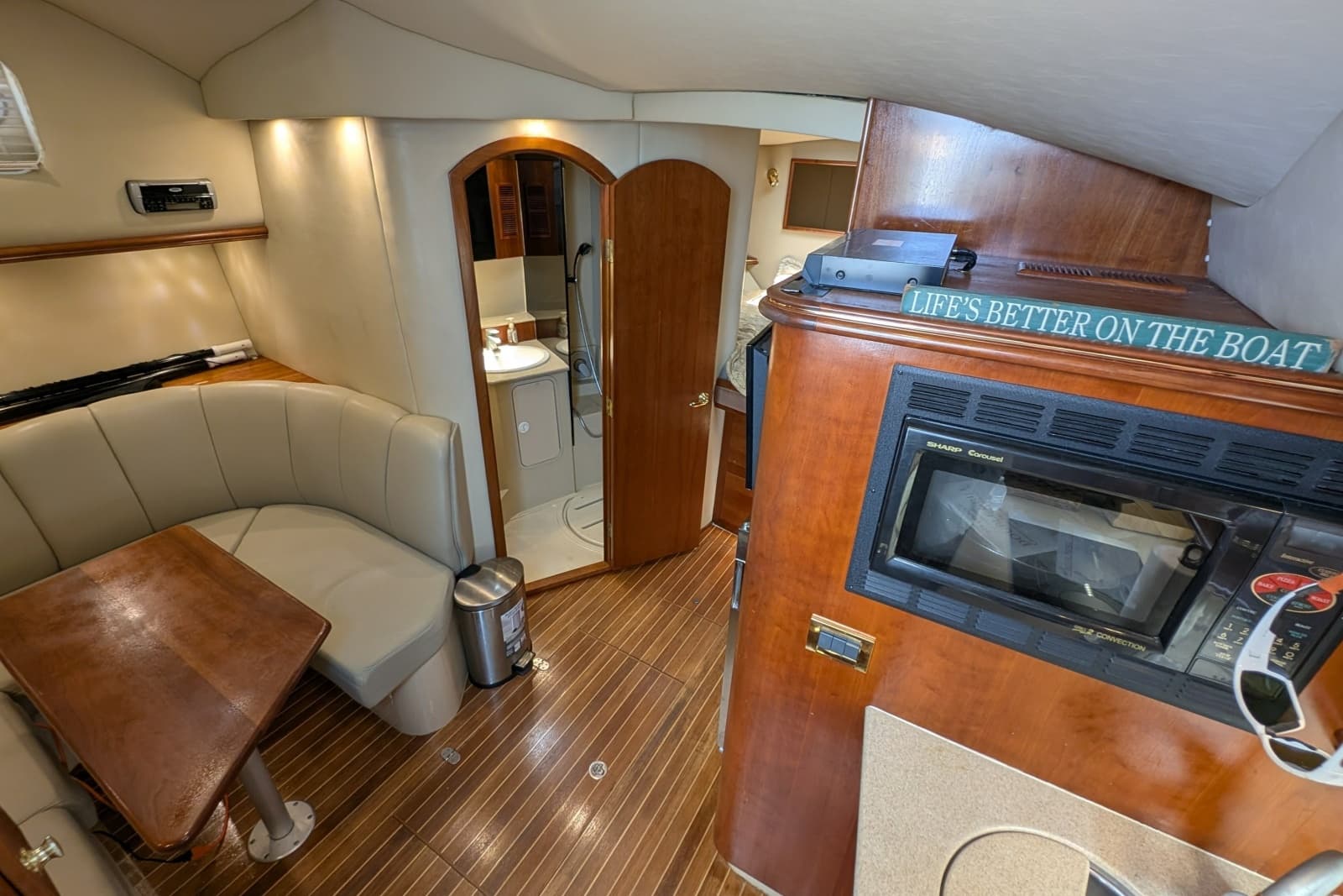 2005 Rampage 38 Express - Photo 12
