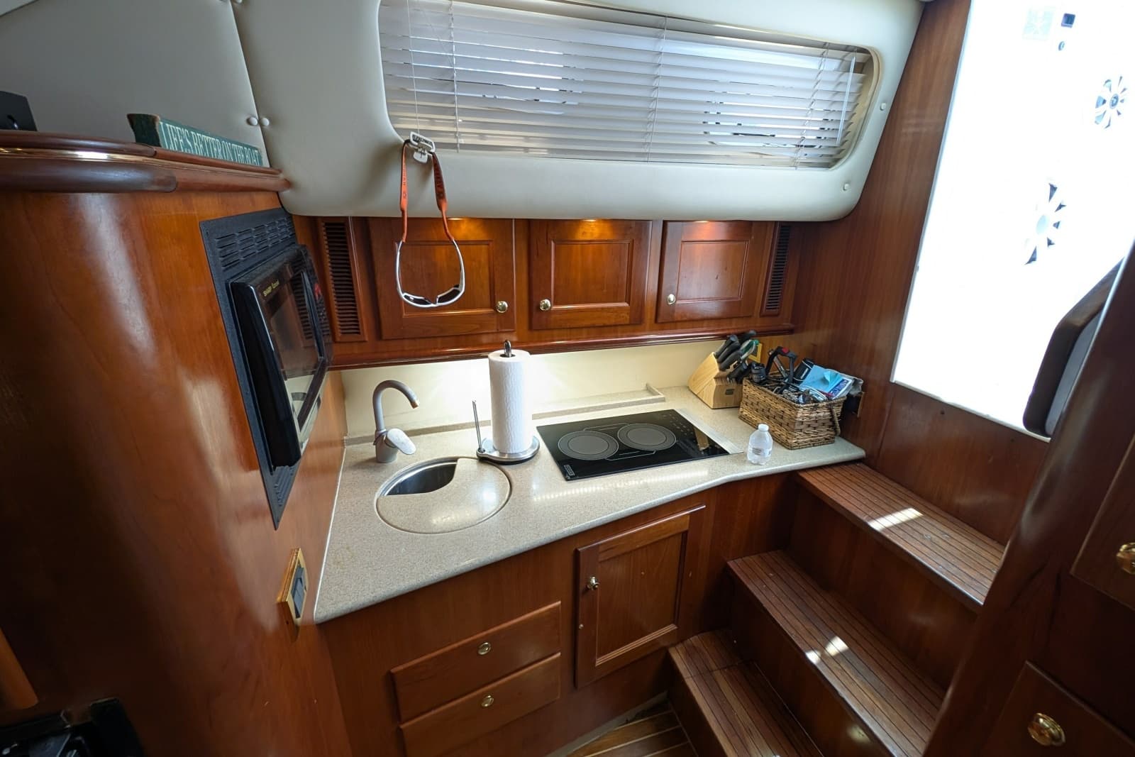 2005 Rampage 38 Express - Photo 23