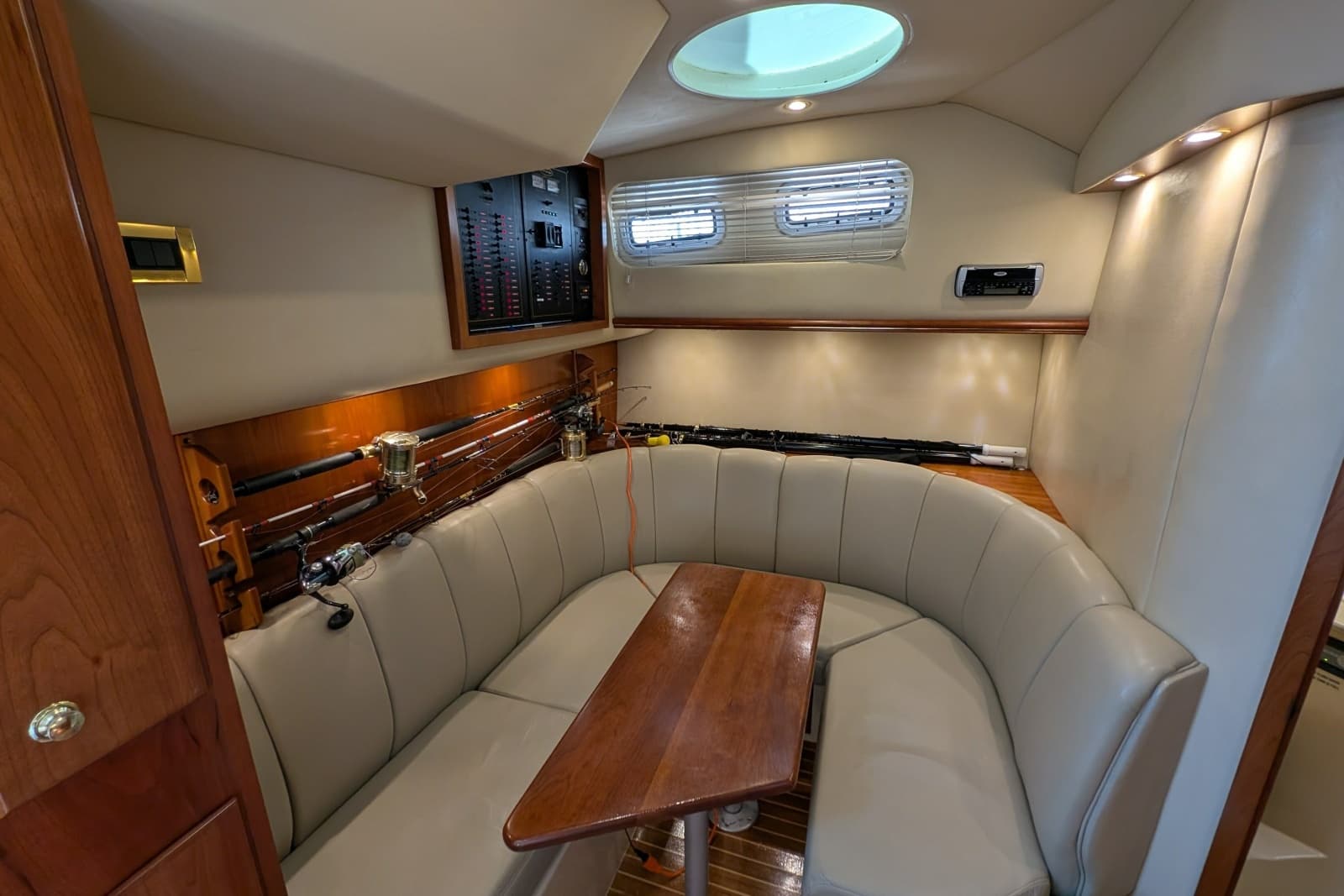 2005 Rampage 38 Express - Photo 9