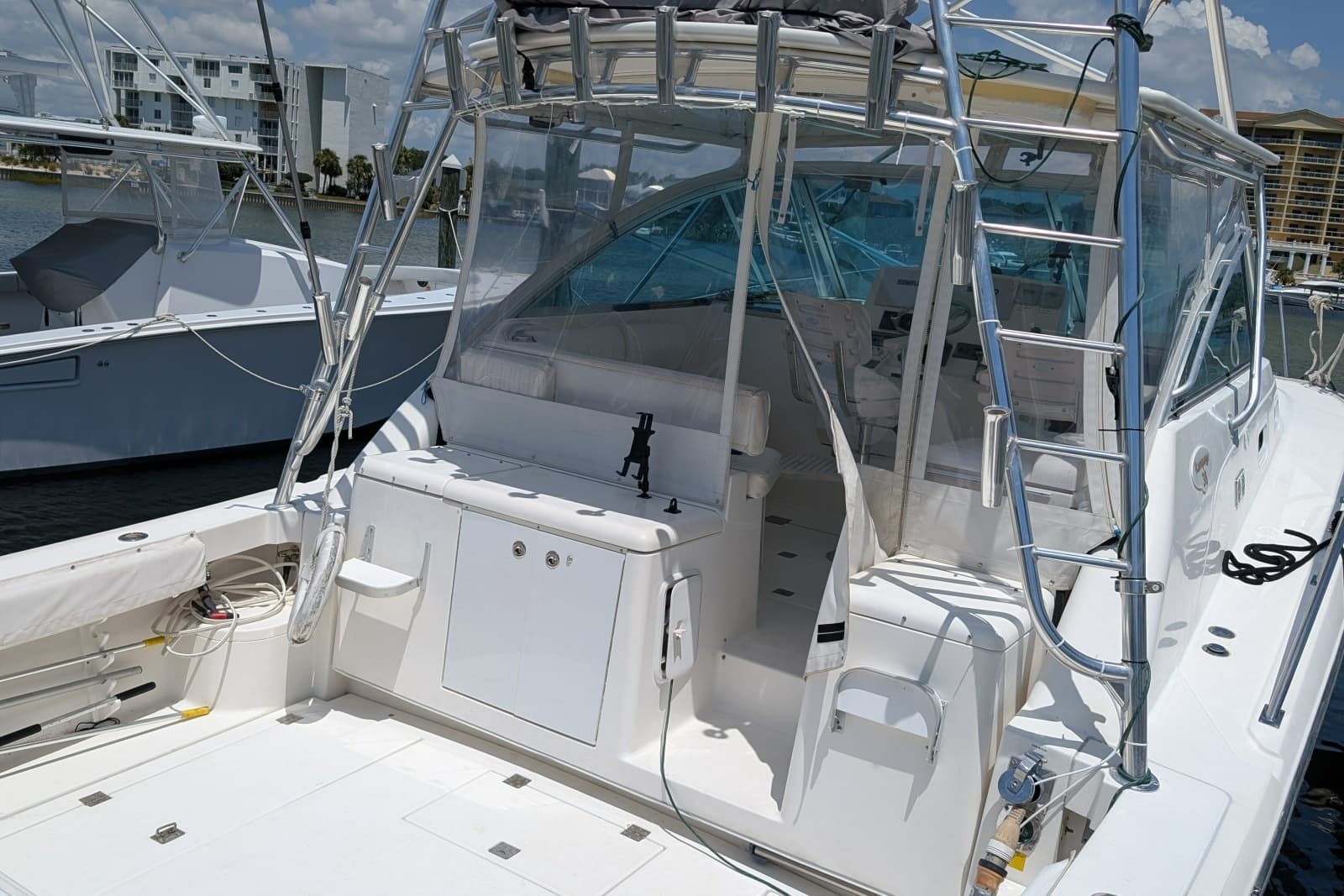 2005 Rampage 38 Express - Photo 16
