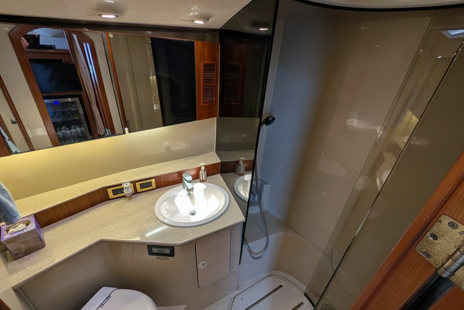 2005 Rampage 38 Express - Photo 20