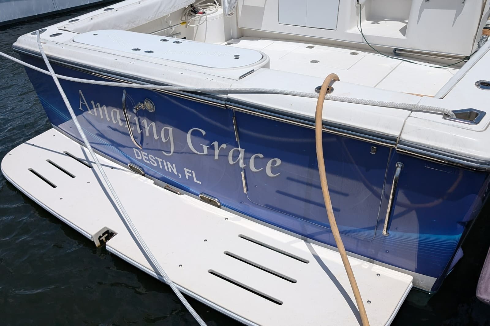 2005 Rampage 38 Express - Photo 3