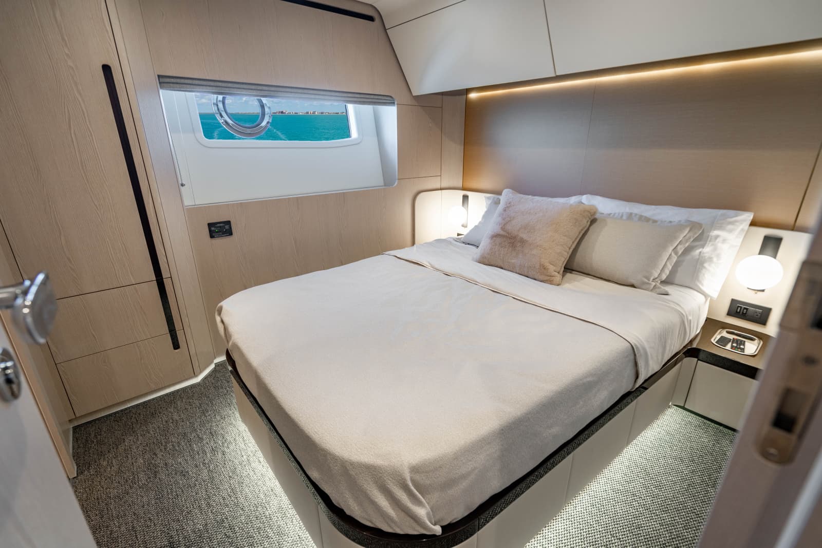 2025 Azimut FLY 78 - Photo 16