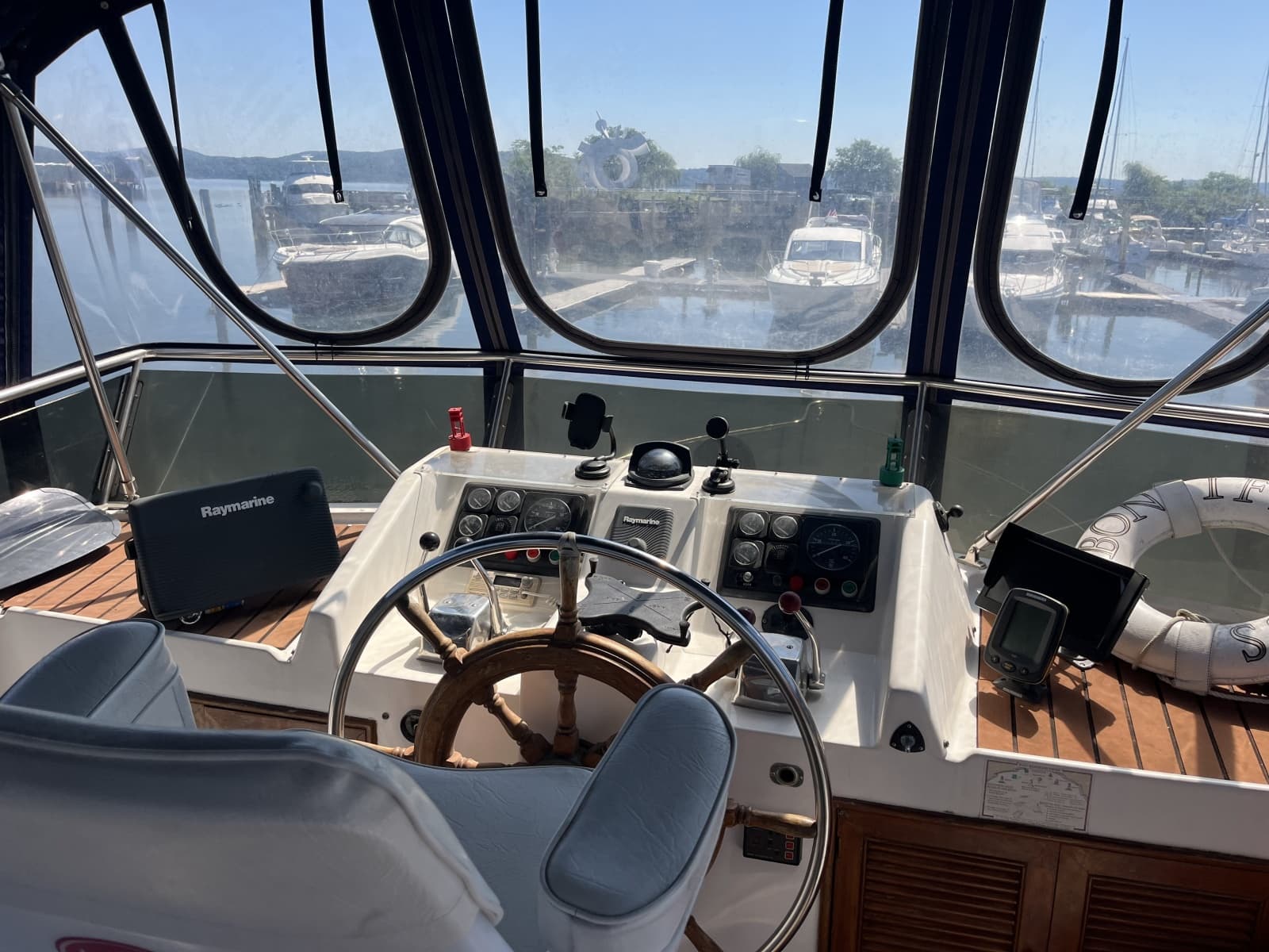 1986 Oceania Sundeck - Photo 9
