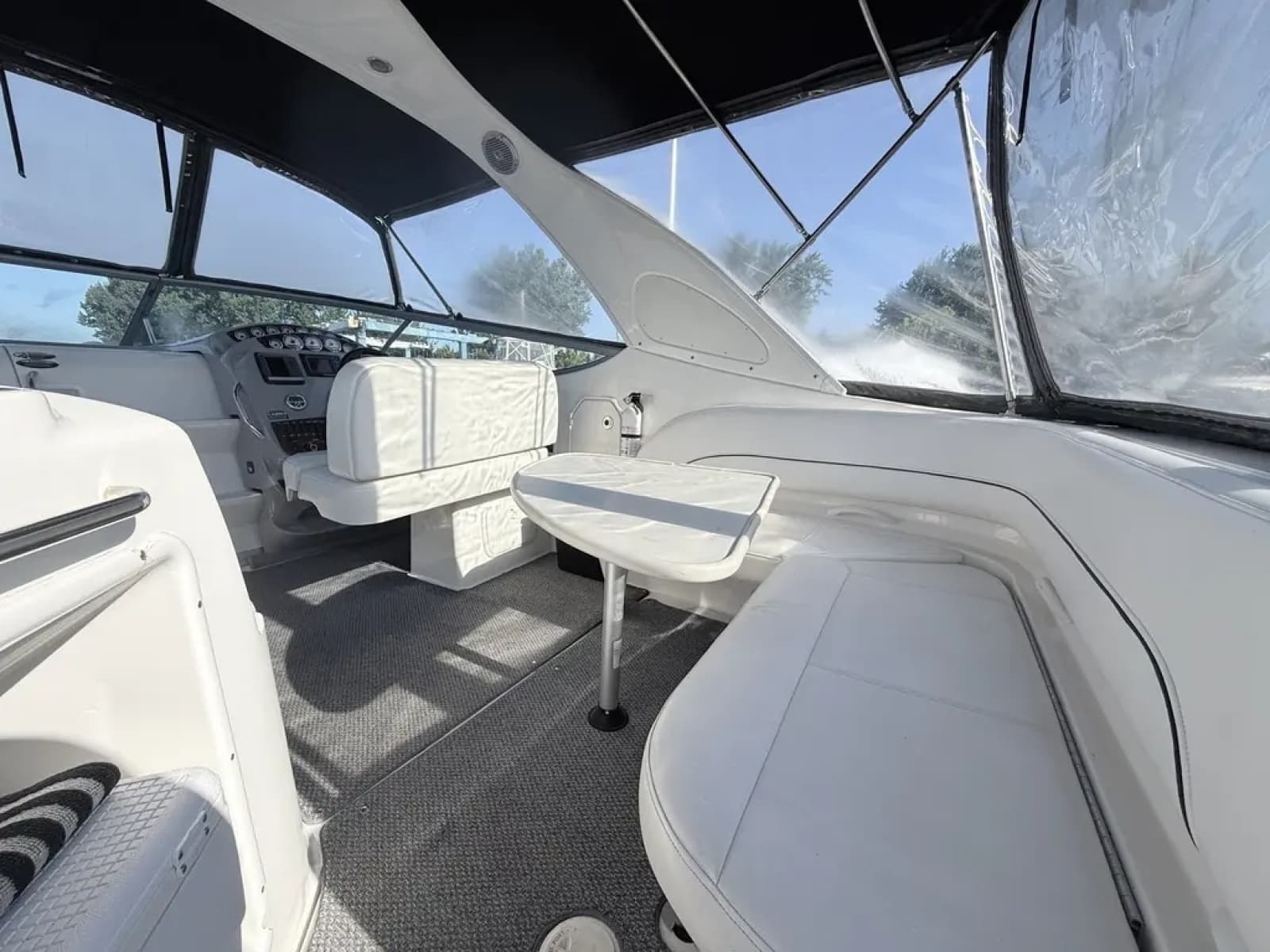 2011 Bayliner 315 SB - Photo 9