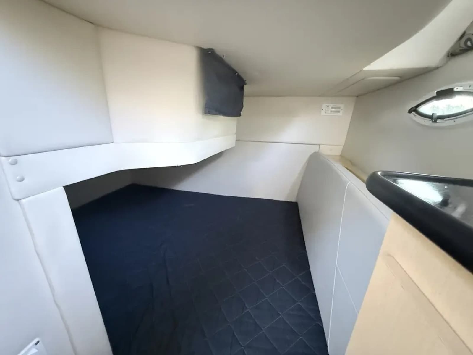 2011 Bayliner 315 SB - Photo 23