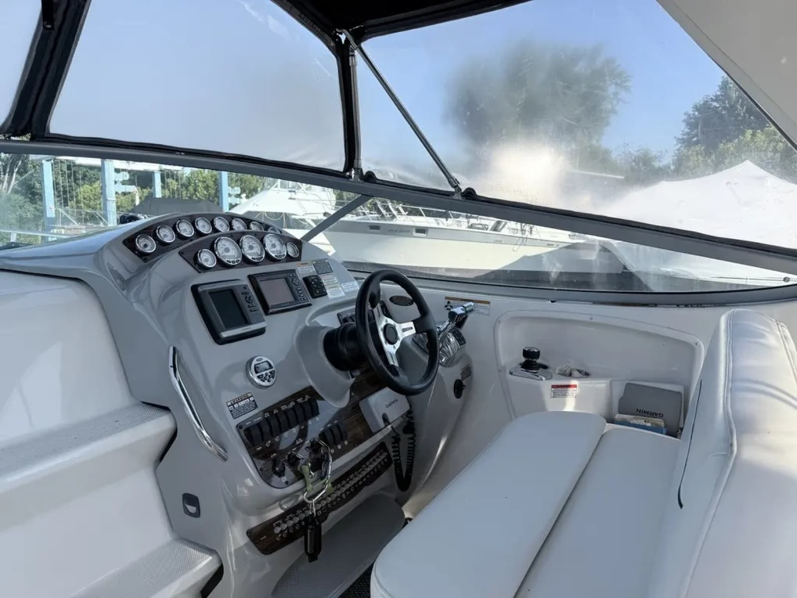 2011 Bayliner 315 SB - Photo 14