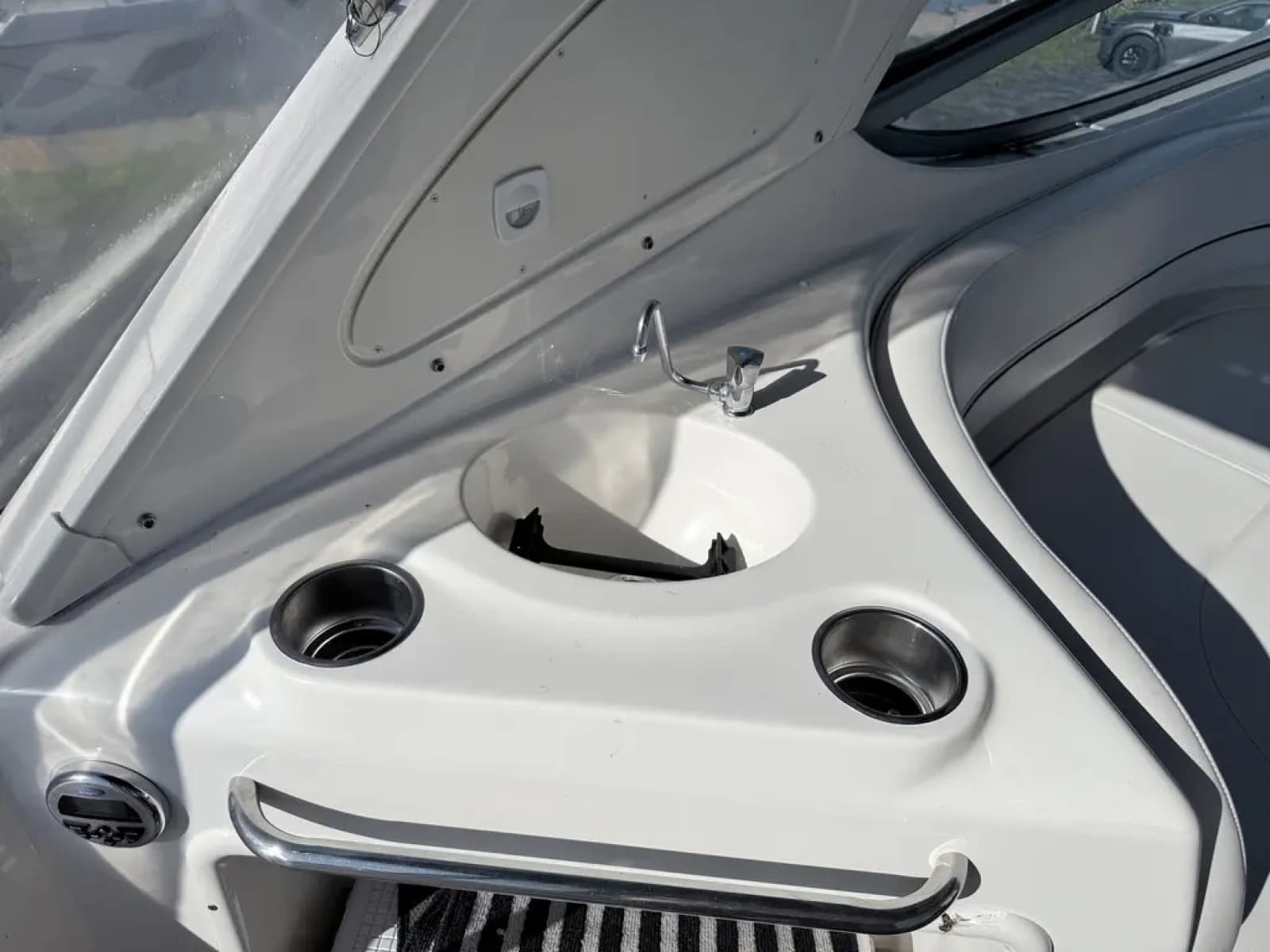 2011 Bayliner 315 SB - Photo 8