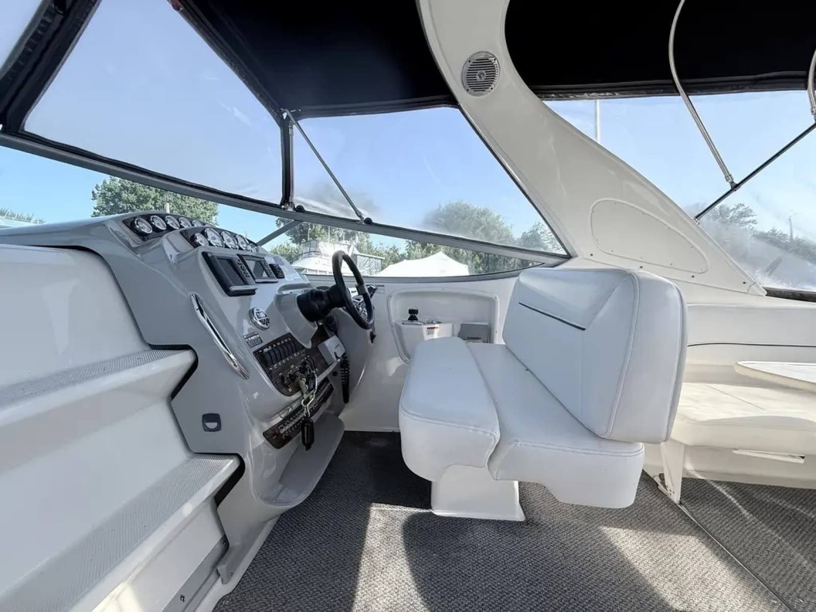 2011 Bayliner 315 SB - Photo 13