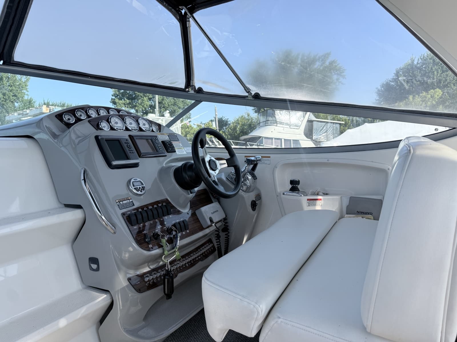 2011 Bayliner 315 SB - Photo 14