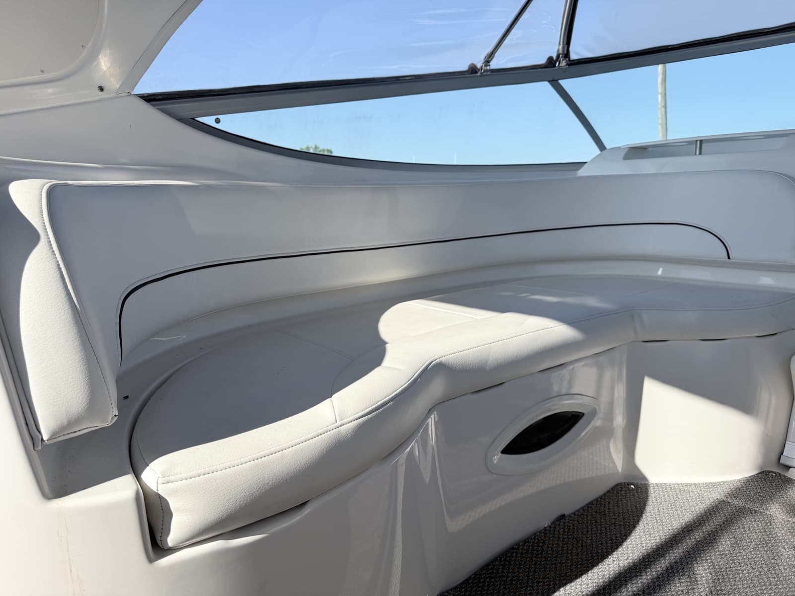 2011 Bayliner 315 SB - Photo 11