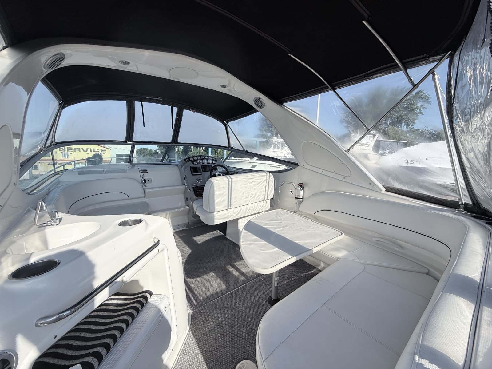 2011 Bayliner 315 SB - Photo 6