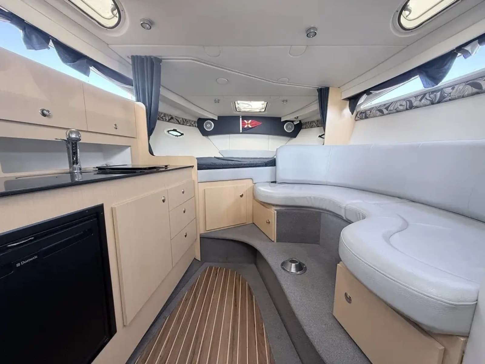2011 Bayliner 315 SB - Photo 16