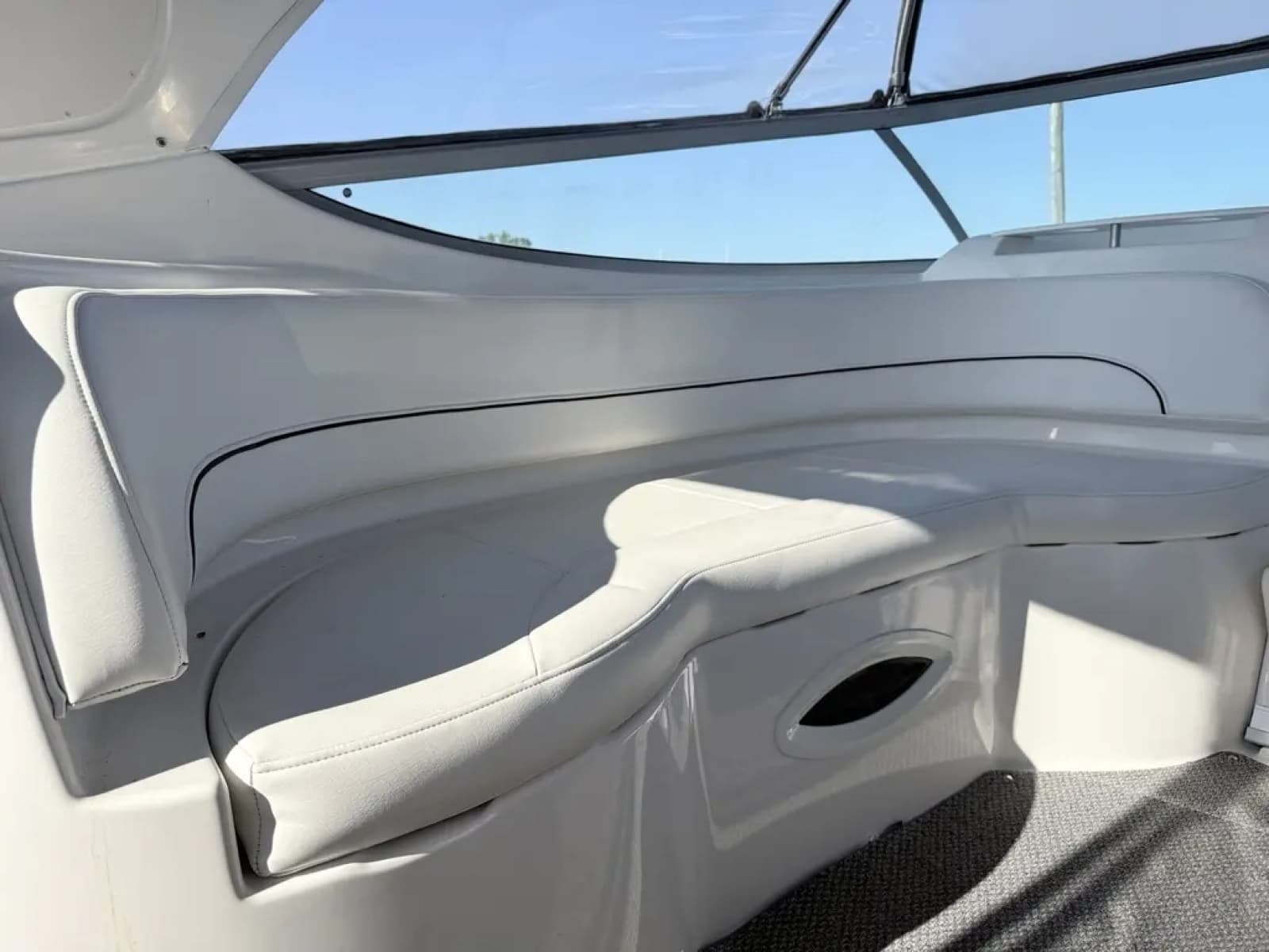 2011 Bayliner 315 SB - Photo 11
