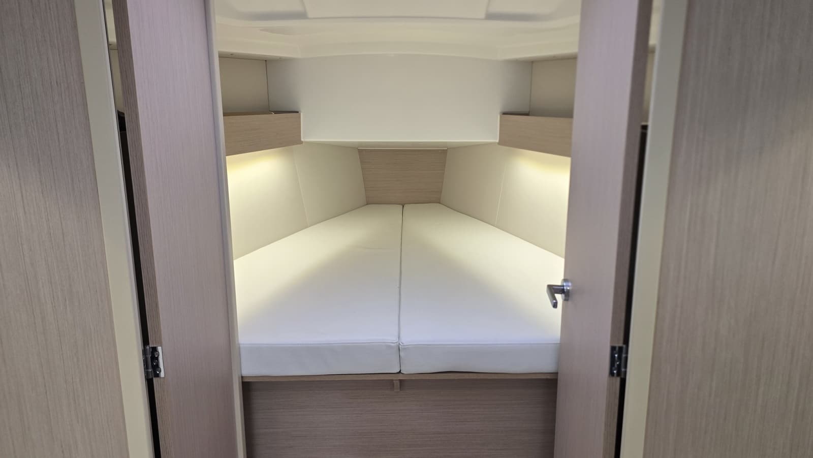 2023 Beneteau Oceanis 30.1 - Photo 17