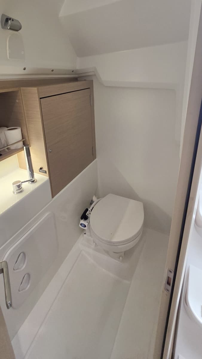 2023 Beneteau Oceanis 30.1 - Photo 19