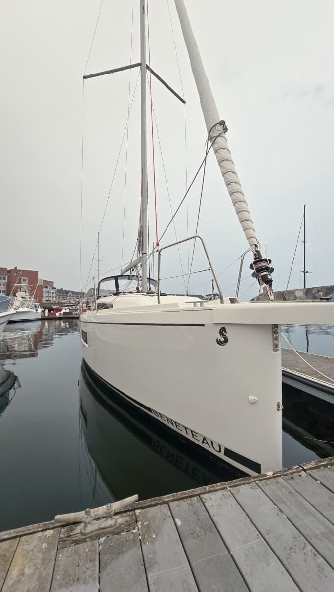 2023 Beneteau Oceanis 30.1 - Photo 2