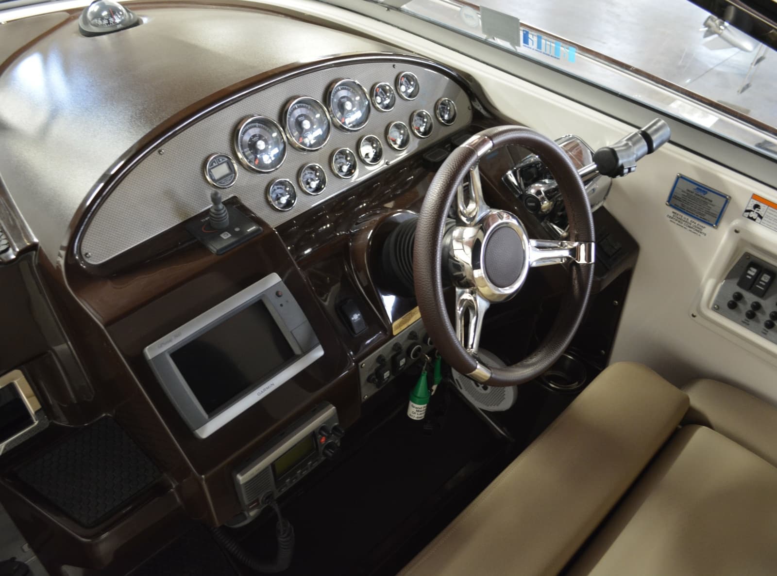 2014 Regal 3550 - Photo 31