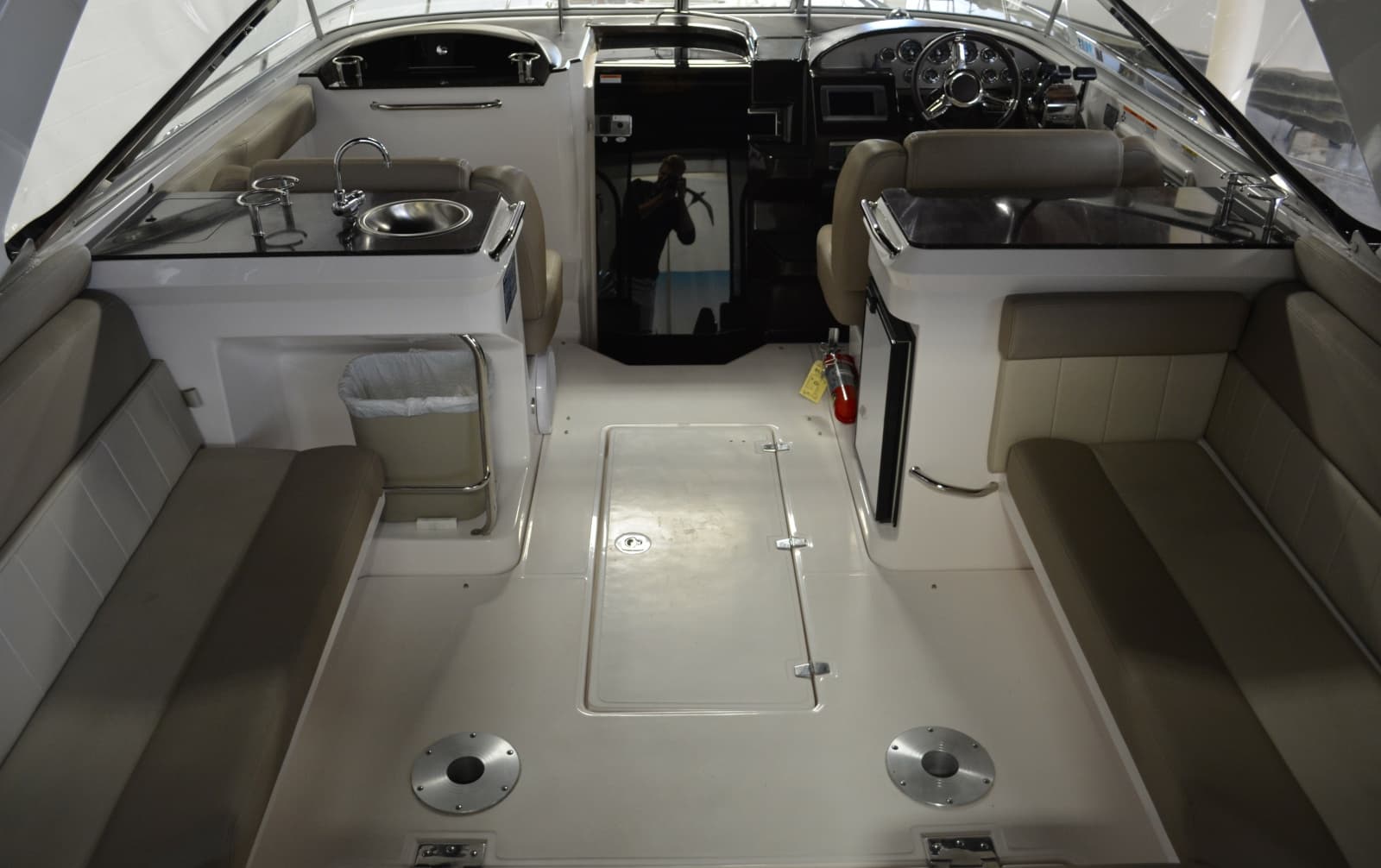 2014 Regal 3550 - Photo 24
