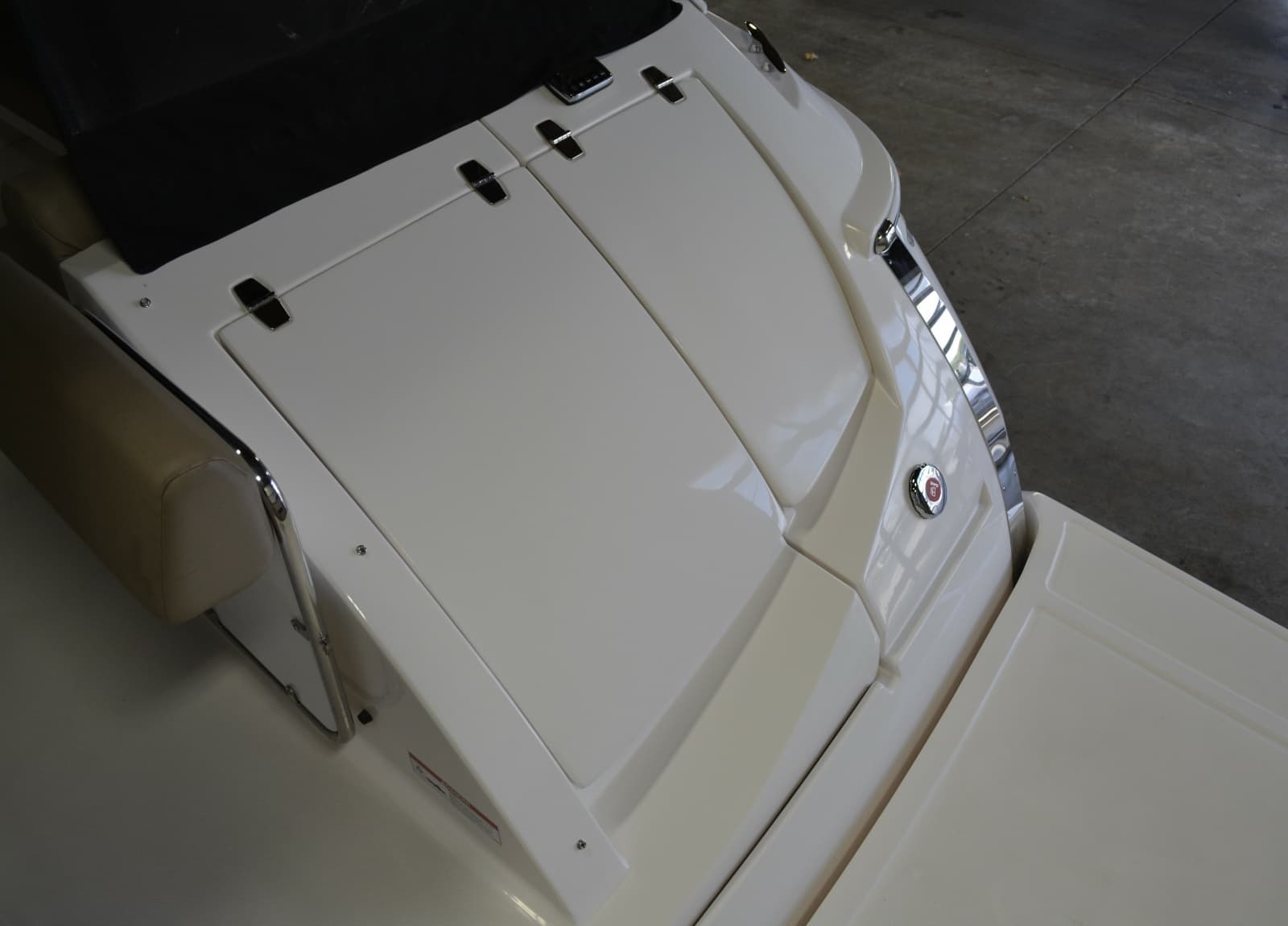 2014 Regal 3550 - Photo 16