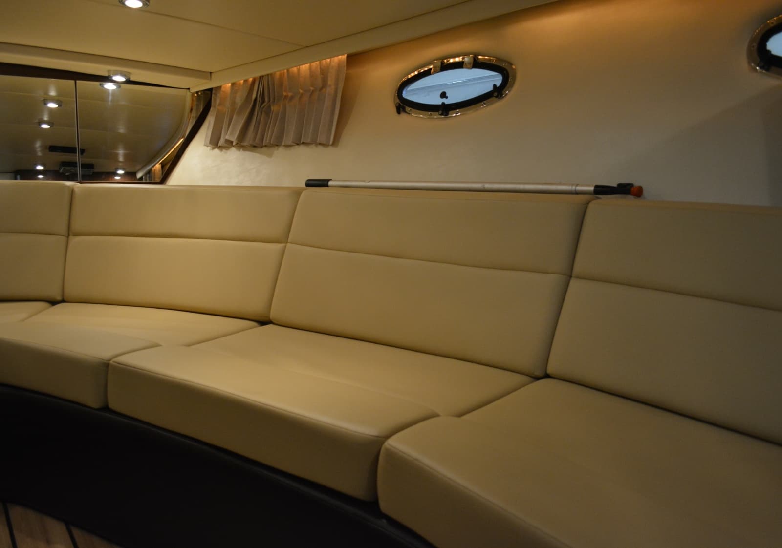 2014 Regal 3550 - Photo 43