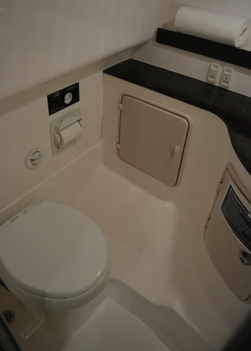 2014 Regal 3550 - Photo 48