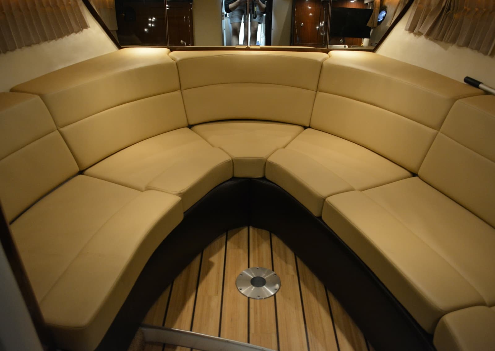 2014 Regal 3550 - Photo 41
