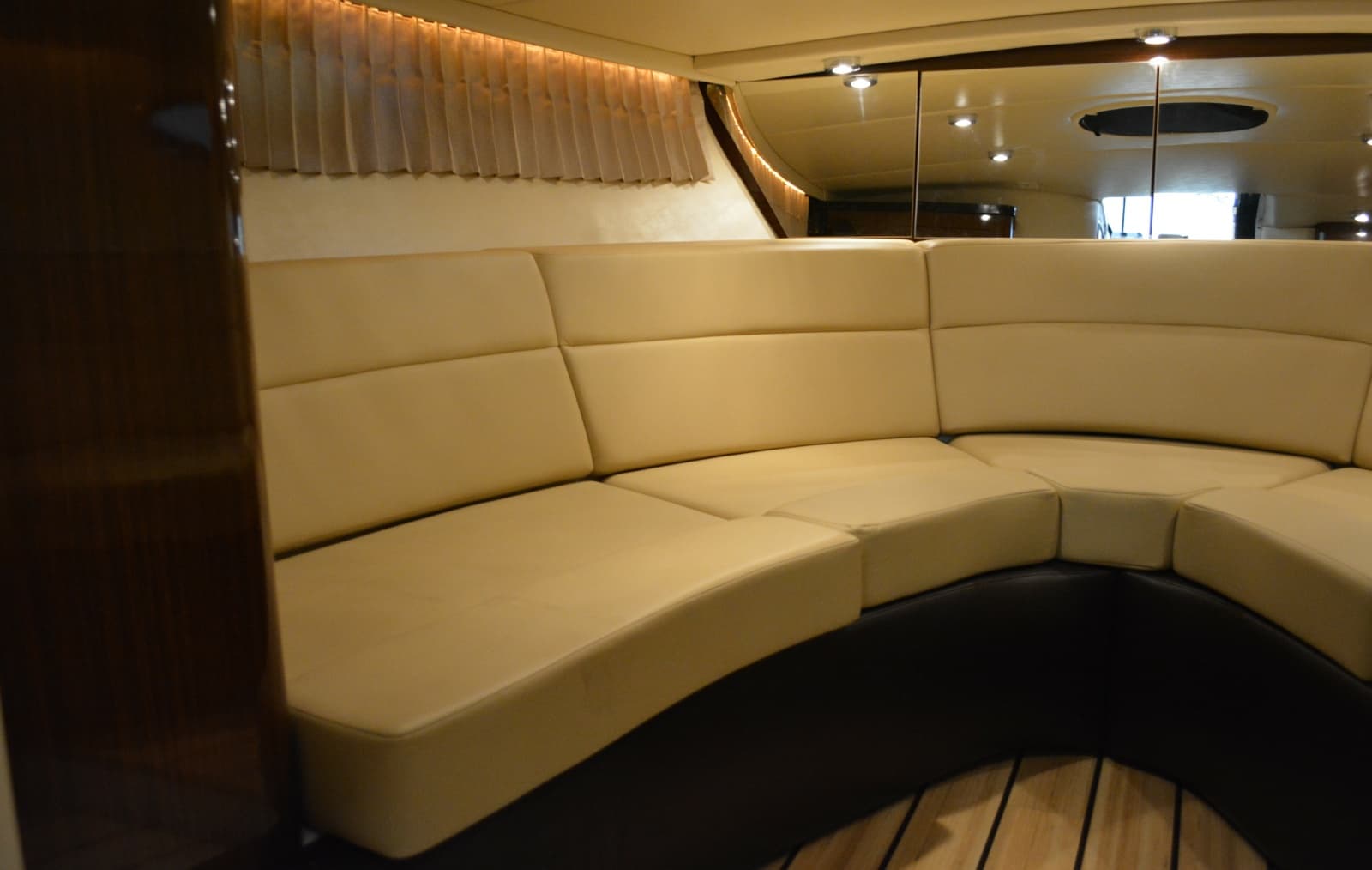 2014 Regal 3550 - Photo 42