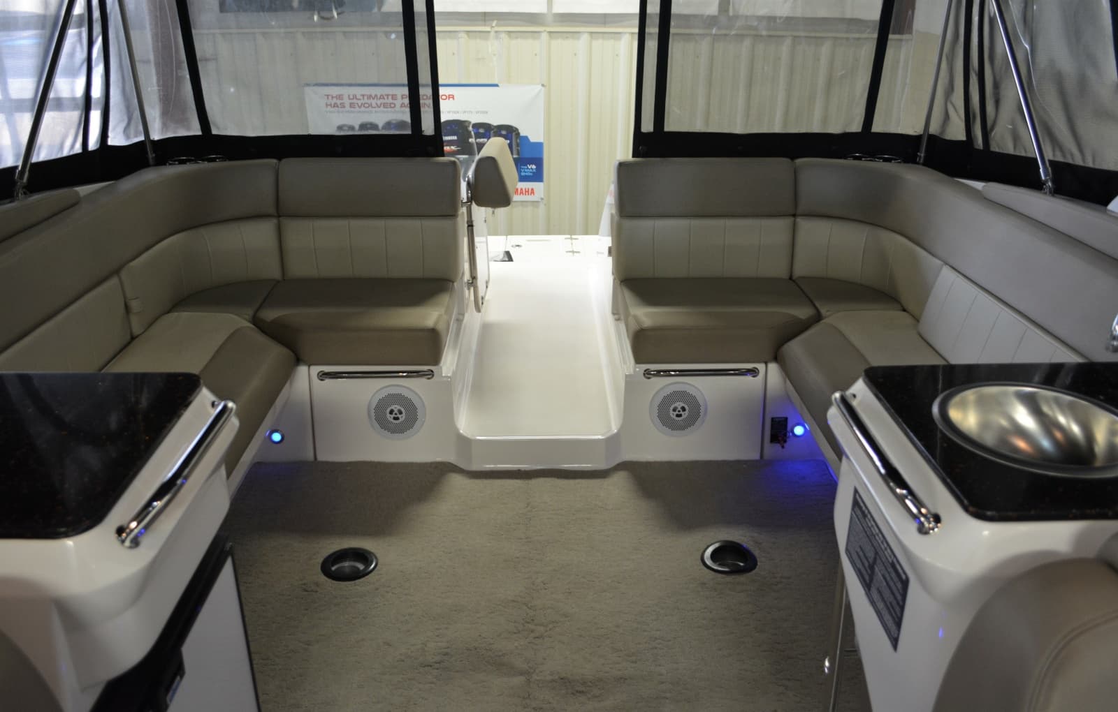 2014 Regal 3550 - Photo 37