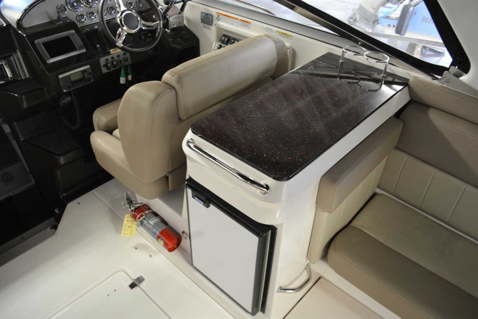 2014 Regal 3550 - Photo 28