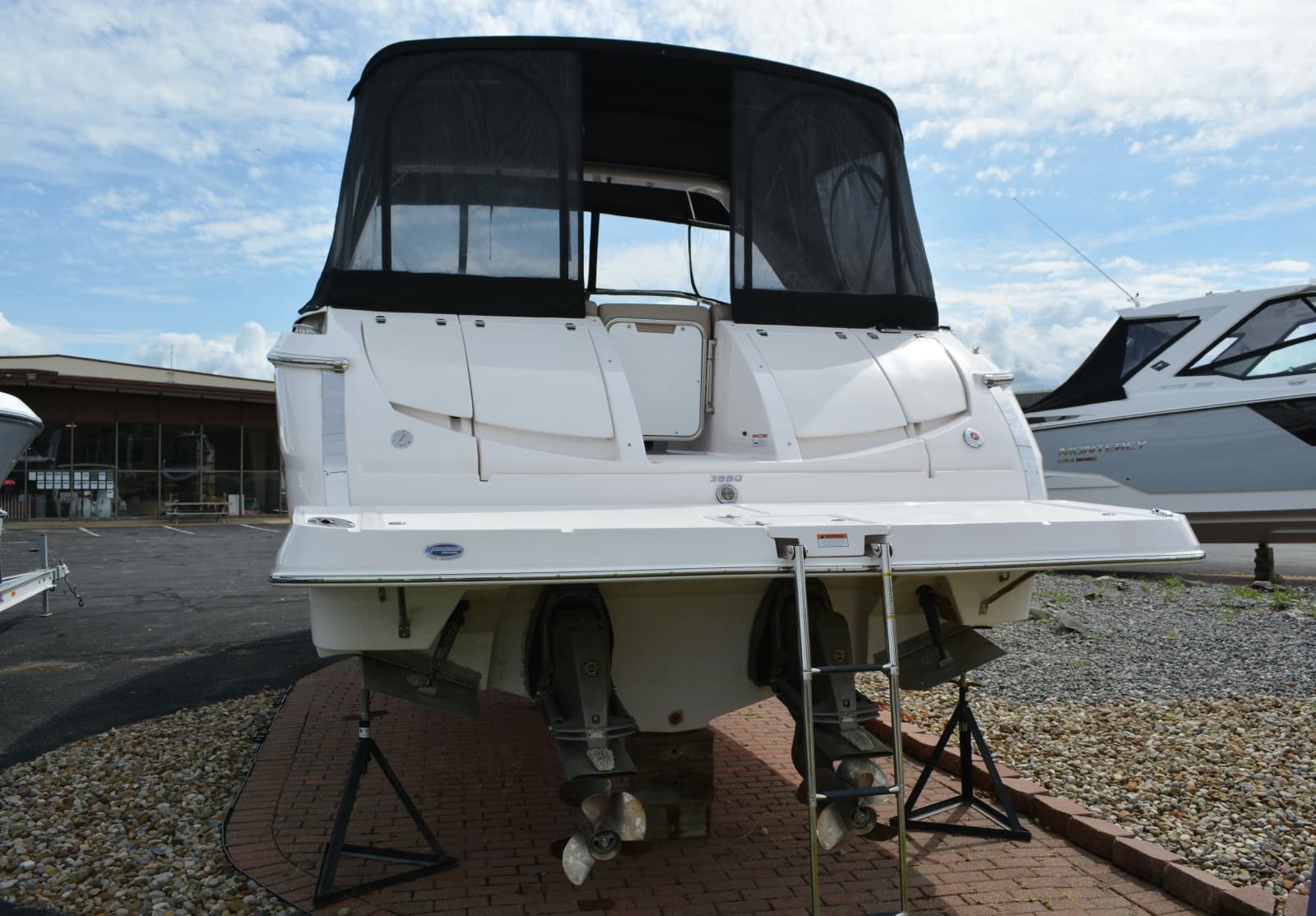 2014 Regal 3550 - Photo 10