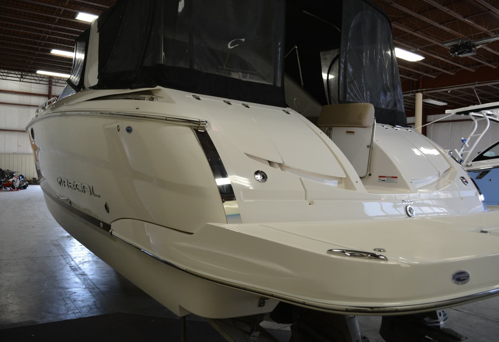 2014 Regal 3550 - Photo 9
