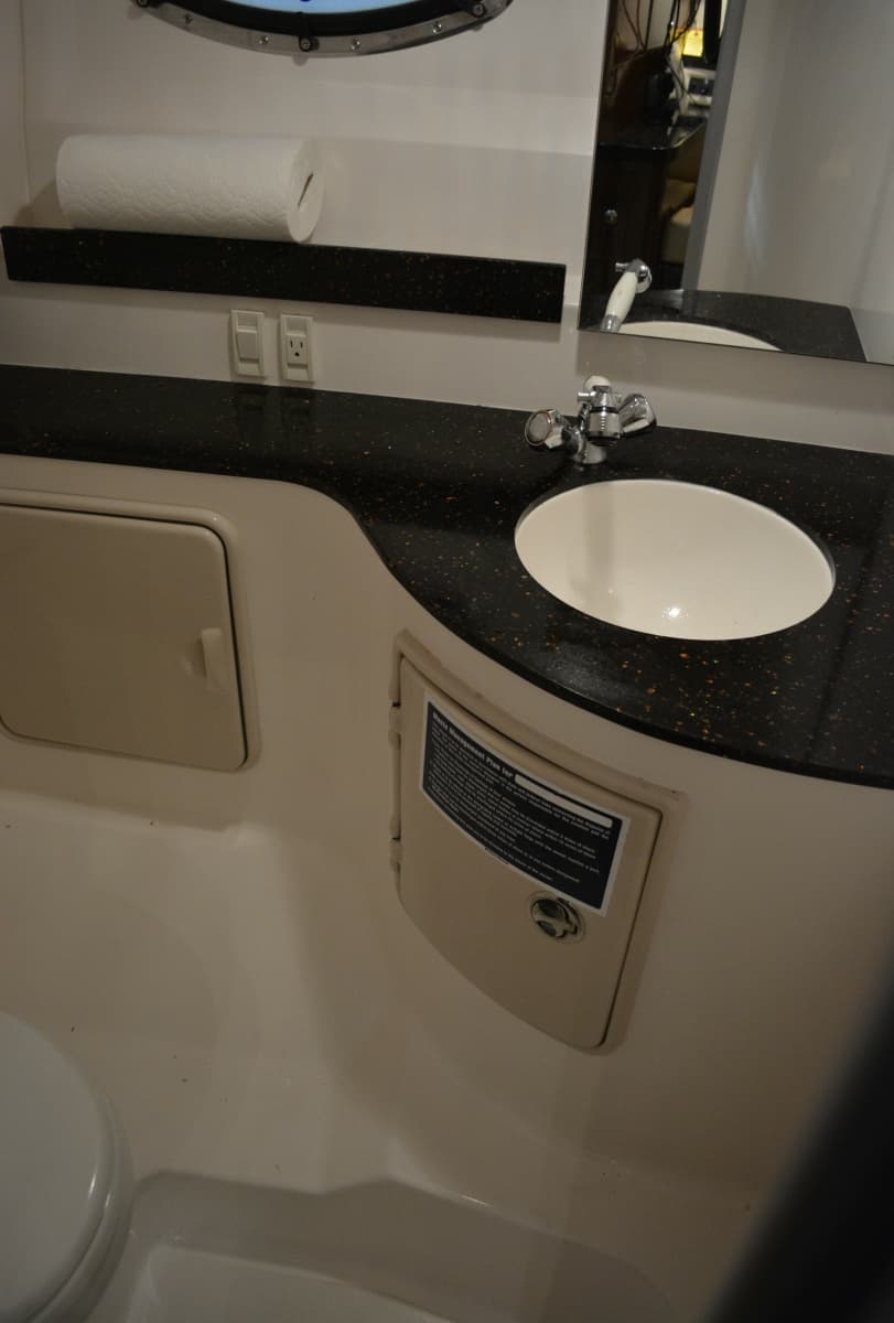 2014 Regal 3550 - Photo 49