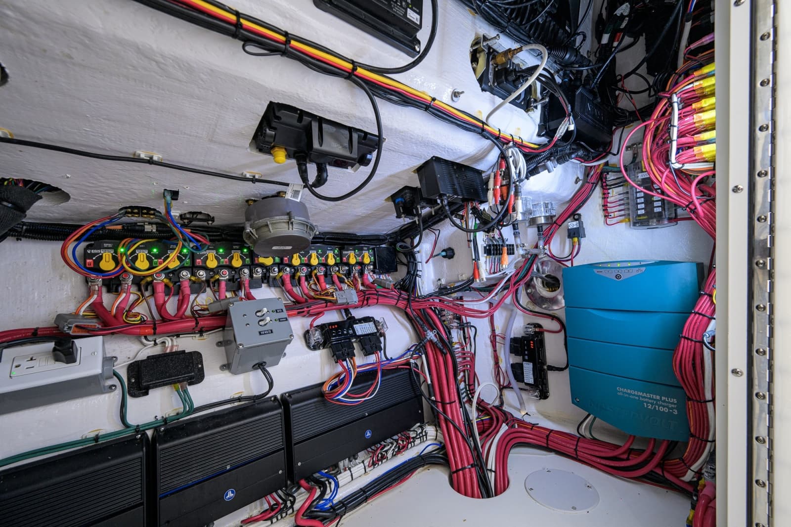 2023 Contender 44ST - Photo 29