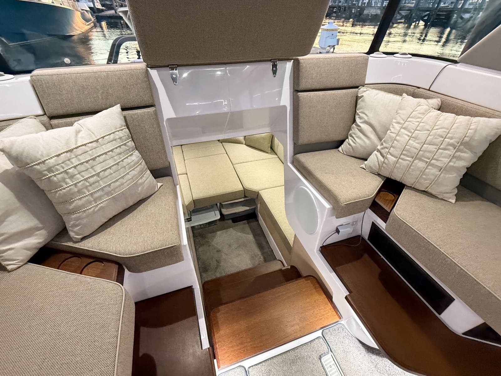 2024 Axopar 45 XC Cross Cabin Aft Cabin - Photo 25