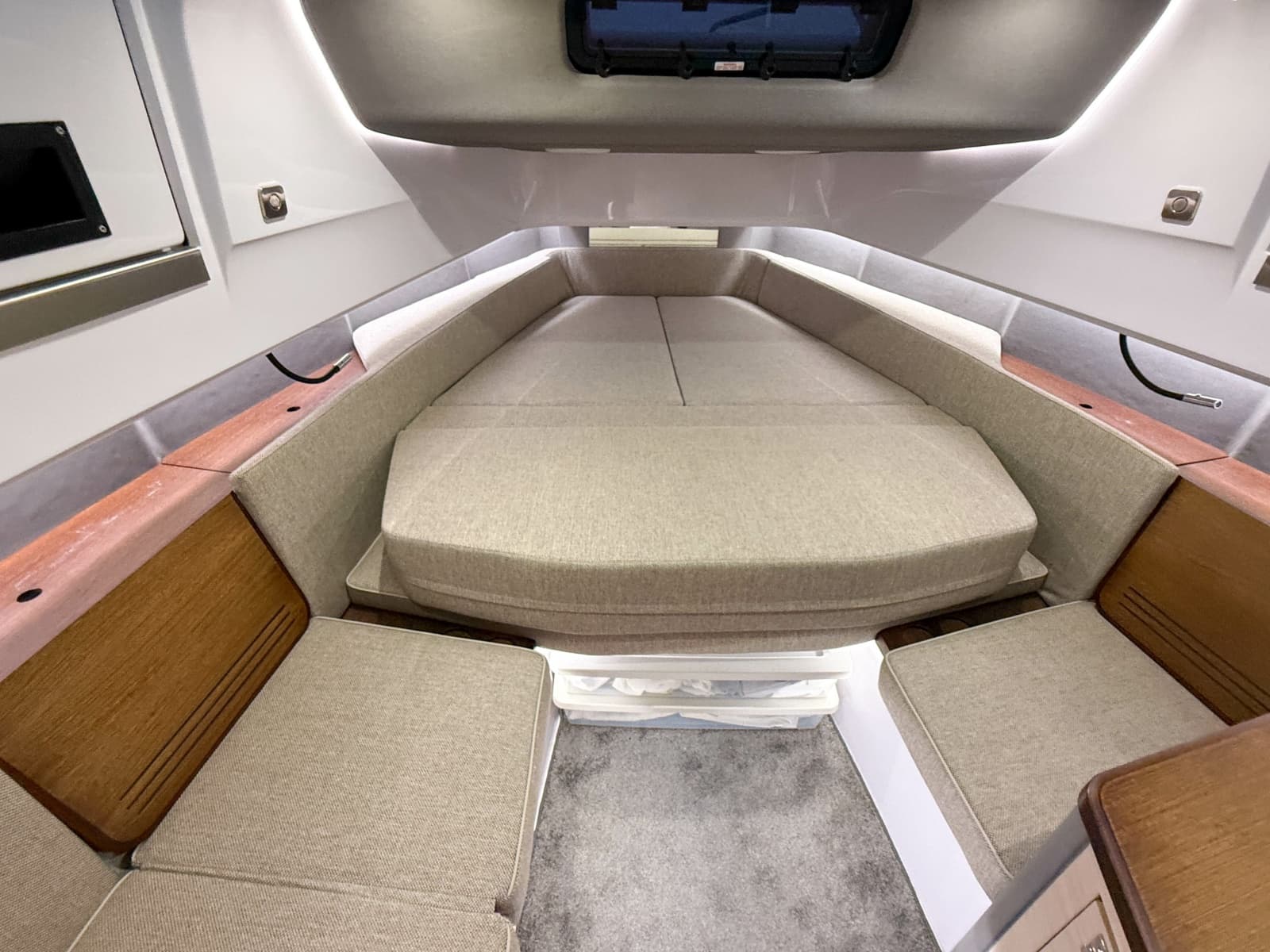 2024 Axopar 45 XC Cross Cabin Aft Cabin - Photo 16