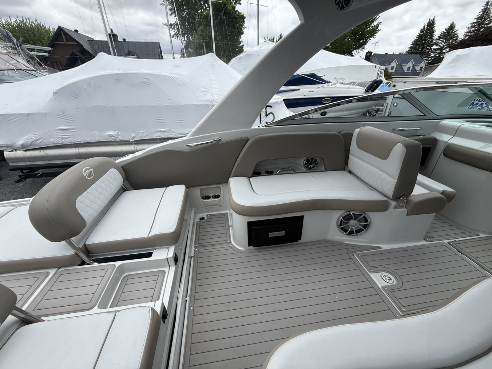 2018 Crownline E30 - Photo 10