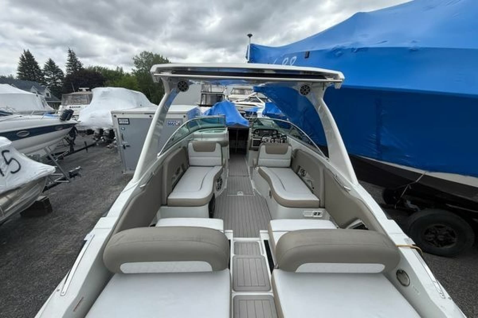 2018 Crownline E30 - Photo 8
