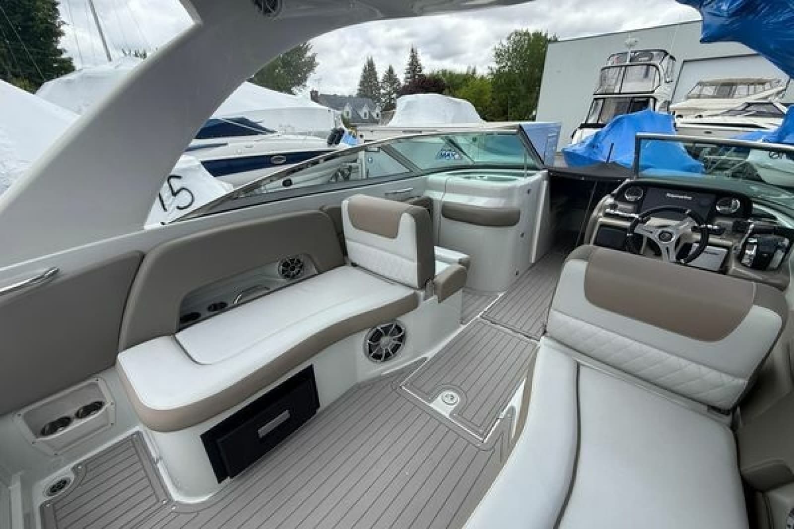 2018 Crownline E30 - Photo 11