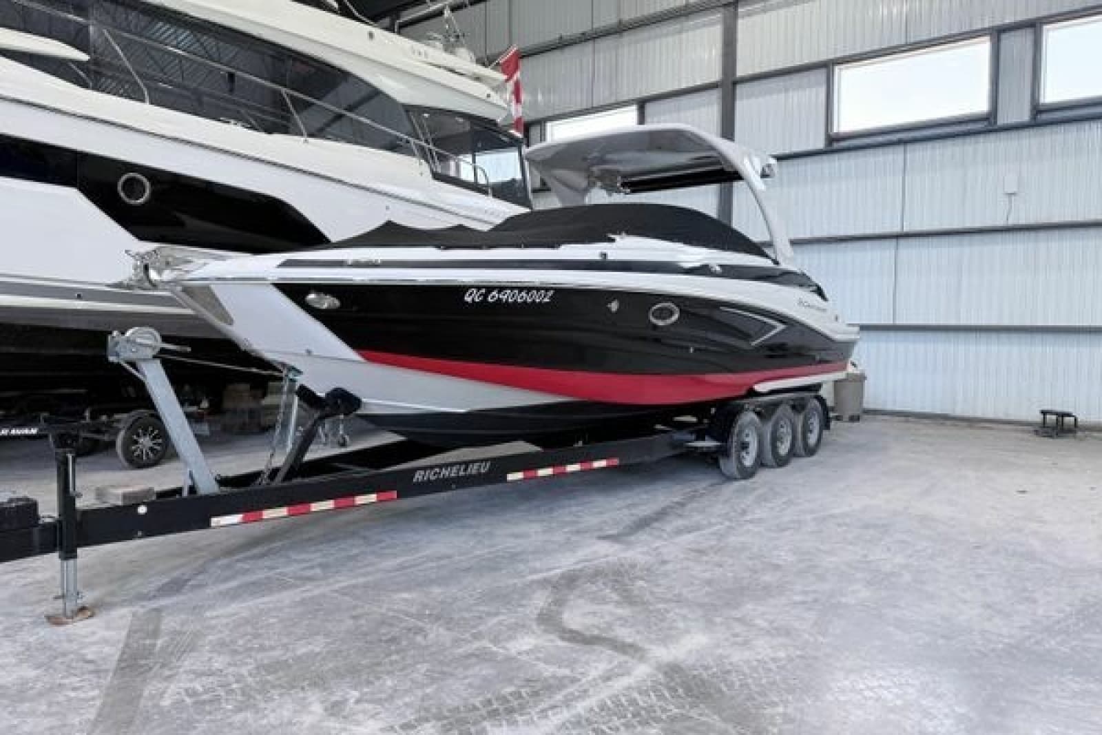 2018 Crownline E30 - Photo 3