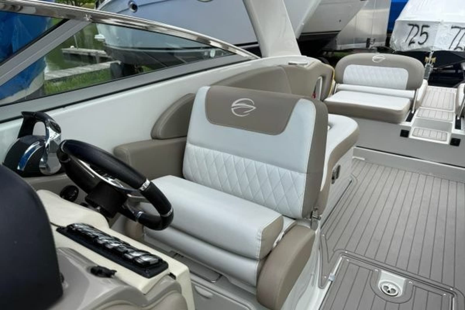 2018 Crownline E30 - Photo 18