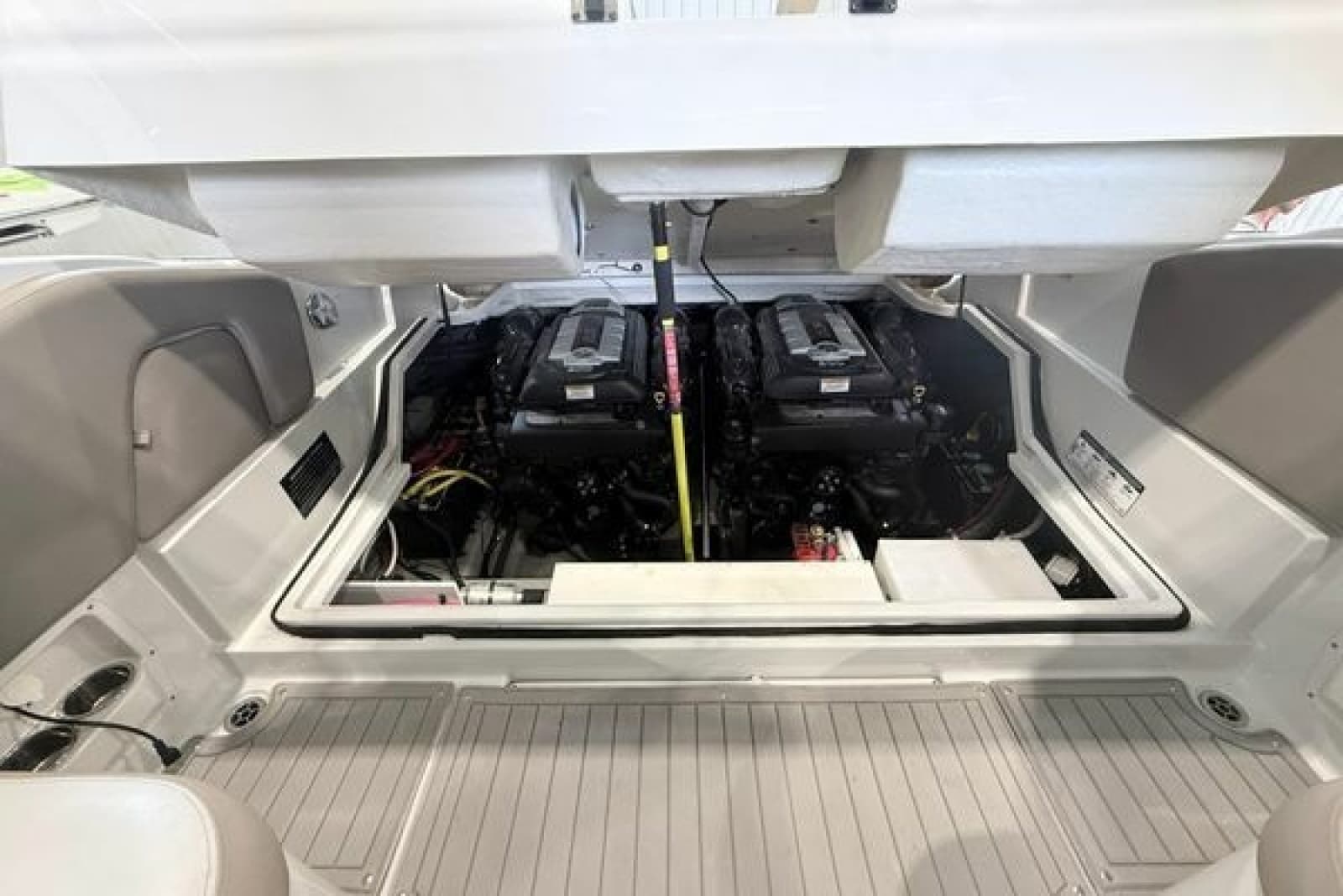 2018 Crownline E30 - Photo 23