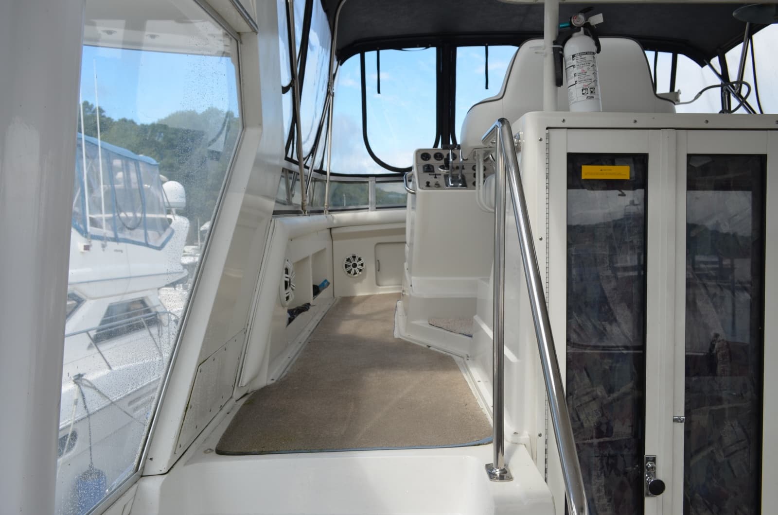 1996 Carver 440 Motor Yacht - Photo 19
