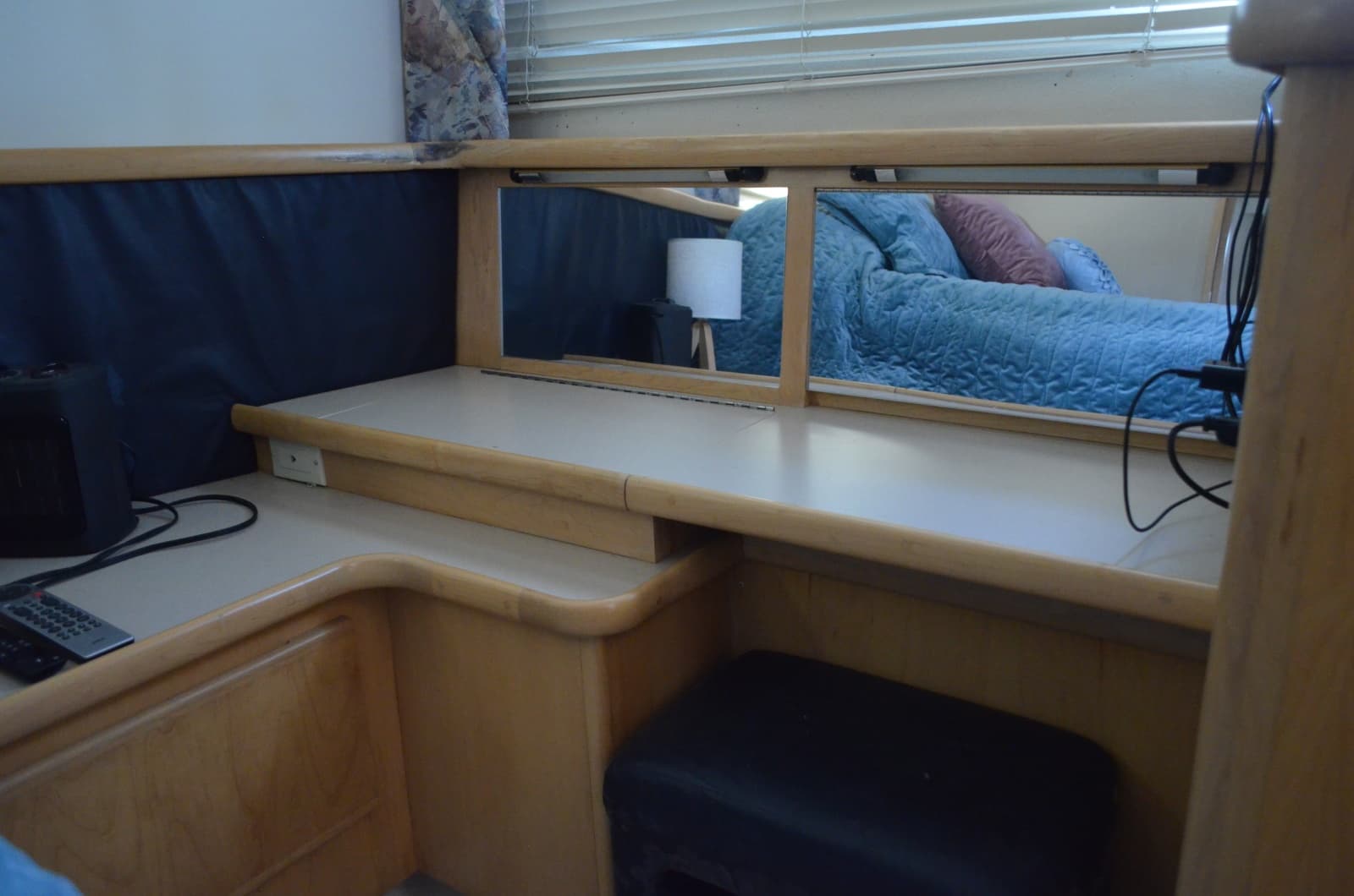 1996 Carver 440 Motor Yacht - Photo 61