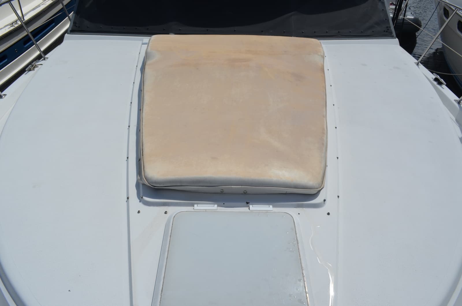 1996 Carver 440 Motor Yacht - Photo 10